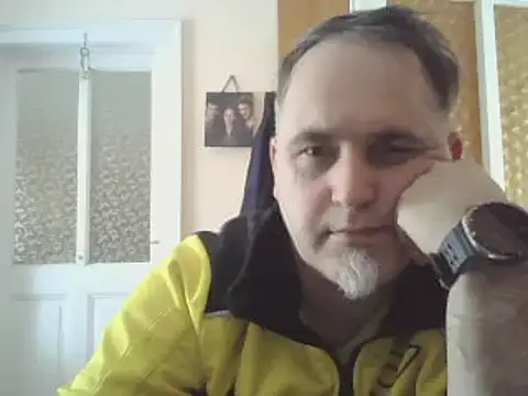 Snapshot of Szolga10 chatting on February 25, 1:06 pm Szolga10 online show from February 25, 1:06 pm