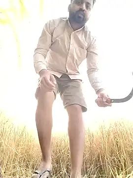 Snapshot of Vij717 chatting on October 19, 1:39 am Vij717 online show from October 19, 1:39 am