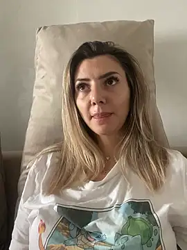 bambidolll online show from February 15, 11:28 am