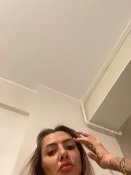bambidolll online show from February 18, 5:31 pm
