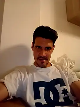 Snapshot of halfArabhalfspanish chatting on April 30, 9:30 pm halfArabhalfspanish online show from April 30, 9:30 pm