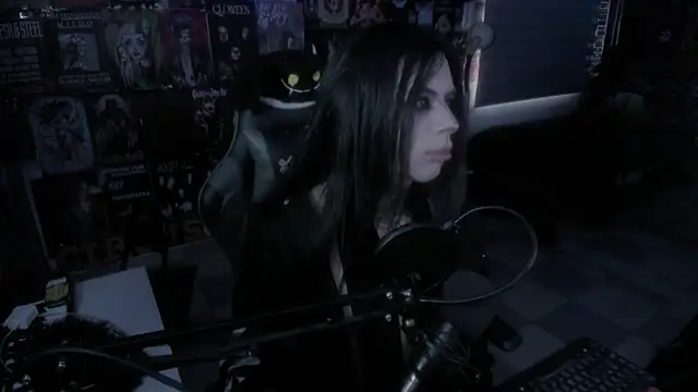 Snapshot of rotten_dreams chatting on February 21, 3:32 pm rotten dreams online show from February 21, 3:32 pm