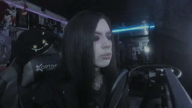 Snapshot of rotten_dreams chatting on March 18, 3:31 pm rotten dreams online show from March 18, 3:31 pm