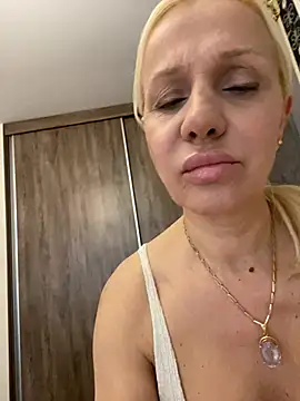 DeboraXporn online show from March 30, 6:25 am
