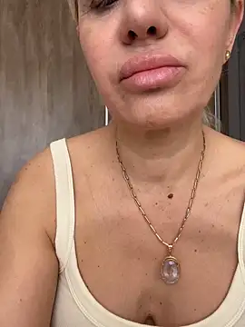 DeboraXporn online show from April 24, 7:22 am