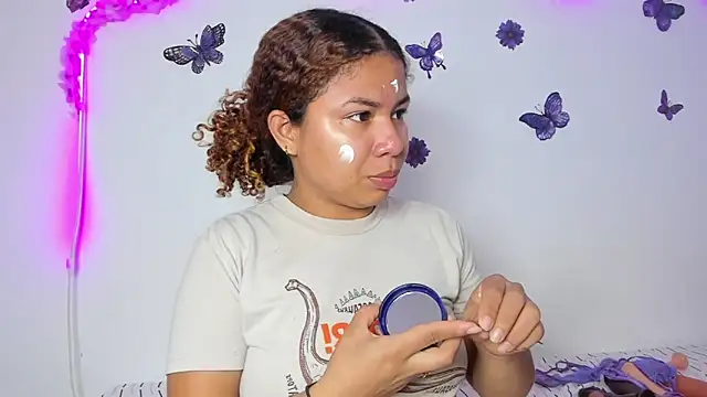 MELINAMARTINS online show from June 19, 7:17 pm