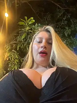 Snapshot of aurora_coldd chatting on November 10, 11:04 pm aurora coldd online show from November 10, 11:04 pm