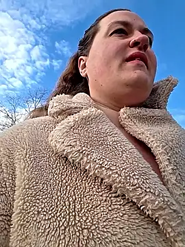 Snapshot of justtess chatting on December 16, 10:42 am justtess online show from December 16, 10:42 am