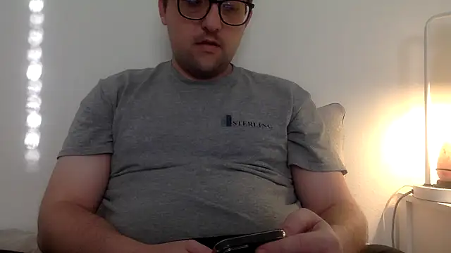 Snapshot of Milflover96 chatting on February 17, 10:36 pm Milflover96 online show from February 17, 10:36 pm