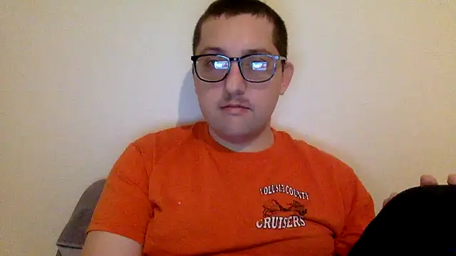 Snapshot of Milflover96 chatting on February 23, 12:51 am Milflover96 online show from February 23, 12:51 am