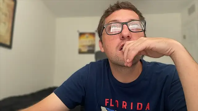 Snapshot of Milflover96 chatting on October 20, 6:52 pm Milflover96 online show from October 20, 6:52 pm