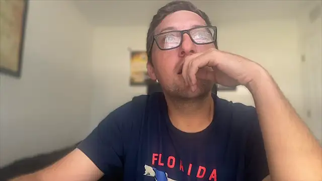 Snapshot of Milflover96 chatting on October 22, 1:11 pm Milflover96 online show from October 22, 1:11 pm