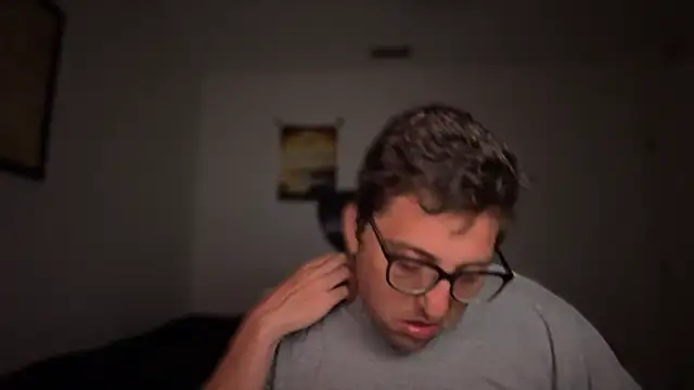 Snapshot of Milflover96 chatting on October 26, 7:25 am Milflover96 online show from October 26, 7:25 am