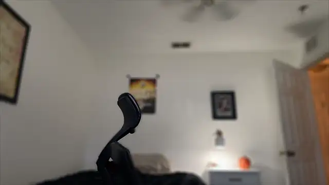 Snapshot of Milflover96 chatting on October 27, 12:31 pm Milflover96 online show from October 27, 12:31 pm