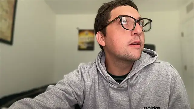 Snapshot of Milflover96 chatting on October 31, 3:24 pm Milflover96 online show from October 31, 3:24 pm