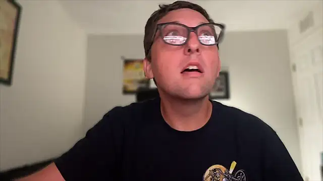 Snapshot of Milflover96 chatting on November 8, 12:55 am Milflover96 online show from November 8, 12:55 am