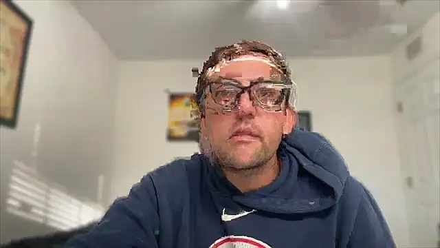 Snapshot of Milflover96 chatting on November 12, 9:25 pm Milflover96 online show from November 12, 9:25 pm