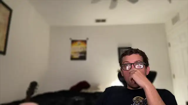 Snapshot of Milflover96 chatting on December 3, 10:30 pm Milflover96 online show from December 3, 10:30 pm