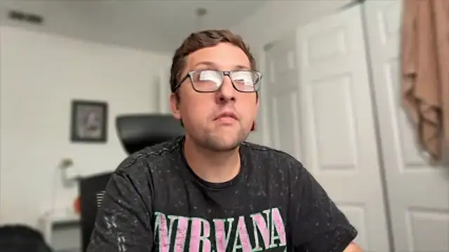 Snapshot of Milflover96 chatting on February 21, 10:00 pm Milflover96 online show from February 21, 10:00 pm