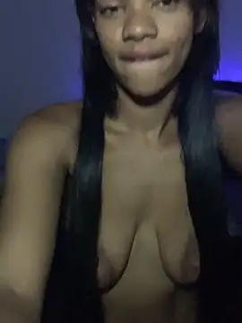 Snapshot of Mirellysbs1 chatting on February 12, 4:44 am Mirellysbs1 online show from February 12, 4:44 am