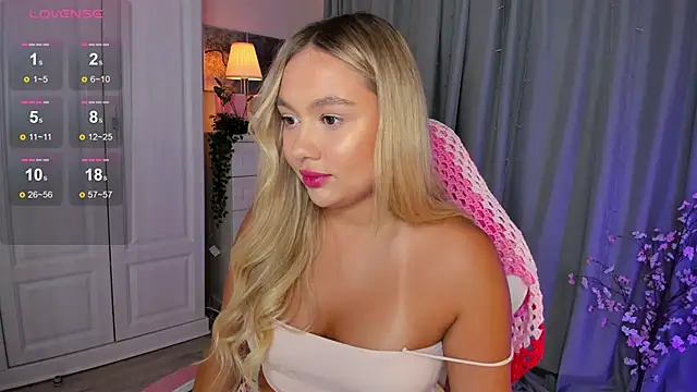 Snapshot of _Loneve__ chatting on October 3, 3:31 pm  Loneve   online show from October 3, 3:31 pm