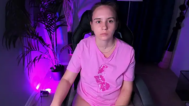 Lika 0ne online show from October 10, 11:09 am