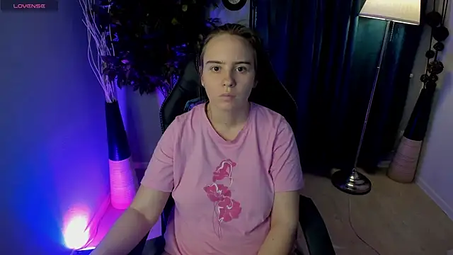 Lika 0ne online show from March 15, 12:11 pm