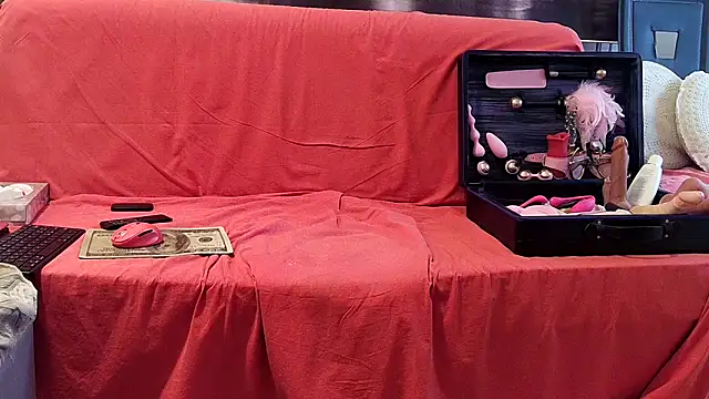 Snapshot of Chanel_Noire chatting on December 1, 1:05 pm Chanel Noire online show from December 1, 1:05 pm