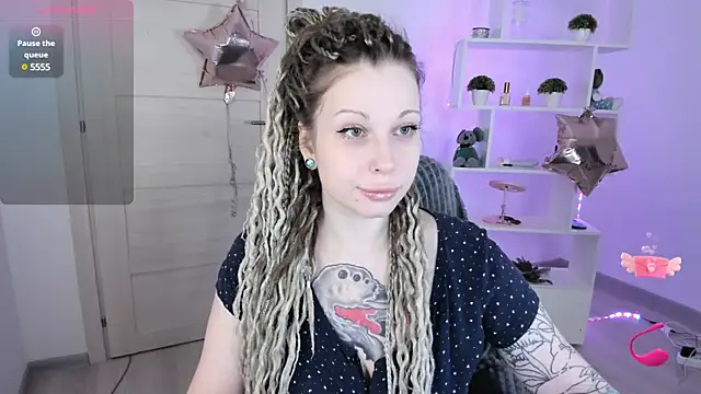 HoneySallyMoore online show from December 6, 6:50 pm