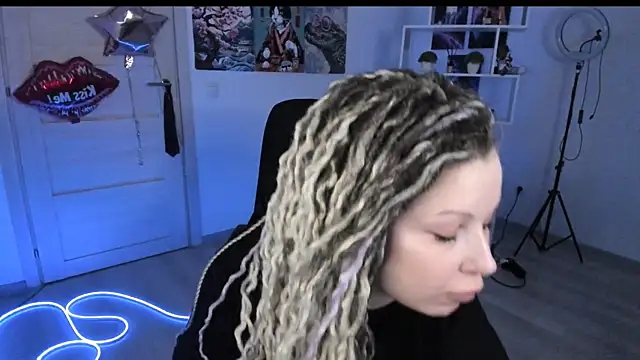 HoneySallyMoore online show from February 8, 1:58 pm