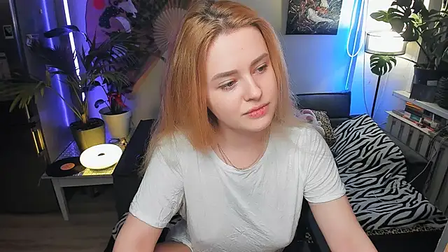 Alexa Pirs online show from December 4, 9:12 pm