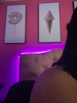 Snapshot of Scarlett-LS chatting on November 17, 2:39 am Scarlett-LS online show from November 17, 2:39 am