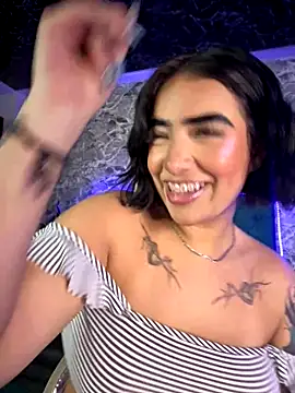 Snapshot of Scarlett-LS chatting on December 4, 2:10 am Scarlett-LS online show from December 4, 2:10 am