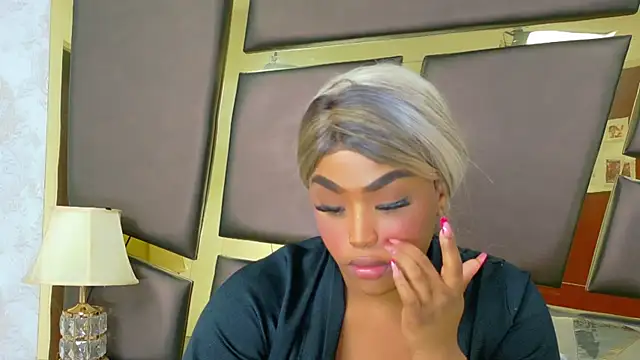 Snapshot of TianahGlow chatting on November 30, 9:46 am TianahGlow online show from November 30, 9:46 am