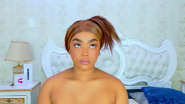 Snapshot of TianahGlow chatting on December 3, 9:13 pm TianahGlow online show from December 3, 9:13 pm