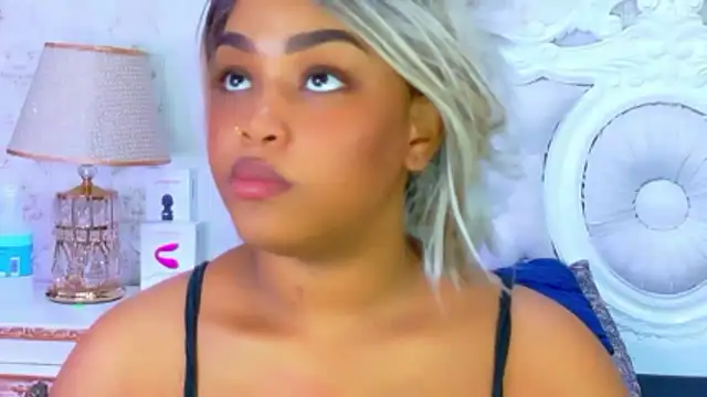 TianahGlow online show from March 13, 8:04 pm