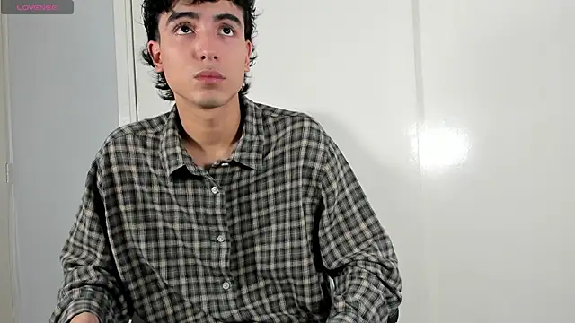 Snapshot of salvatore_montt chatting on March 1, 9:48 pm salvatore montt online show from March 1, 9:48 pm