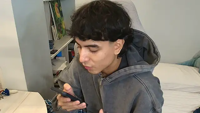 Snapshot of salvatore_montt chatting on October 17, 7:11 am salvatore montt online show from October 17, 7:11 am