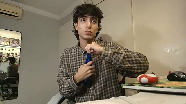 Snapshot of salvatore_montt chatting on November 23, 10:31 pm salvatore montt online show from November 23, 10:31 pm