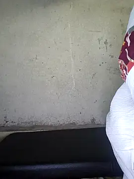 Snapshot of lovely----bhabhi chatting on November 24, 3:39 am lovely----bhabhi online show from November 24, 3:39 am