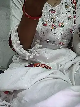 Snapshot of lovely----bhabhi chatting on December 4, 3:54 pm lovely----bhabhi online show from December 4, 3:54 pm