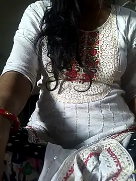 Snapshot of lovely----bhabhi chatting on December 16, 3:00 am lovely----bhabhi online show from December 16, 3:00 am