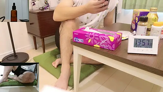 Snapshot of YARASERO-kun chatting on September 12, 4:56 am YARASERO-kun online show from September 12, 4:56 am