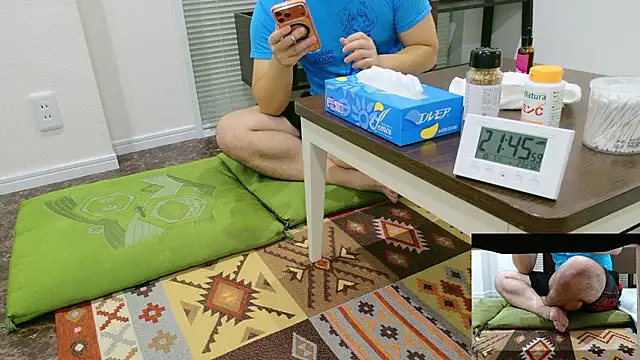 Snapshot of YARASERO-kun chatting on October 7, 12:46 pm YARASERO-kun online show from October 7, 12:46 pm