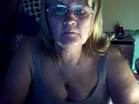 Snapshot of Violet5364 chatting on March 12, 7:59 pm Violet5364 online show from March 12, 7:59 pm