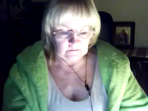 Snapshot of Violet5364 chatting on November 6, 9:05 pm Violet5364 online show from November 6, 9:05 pm