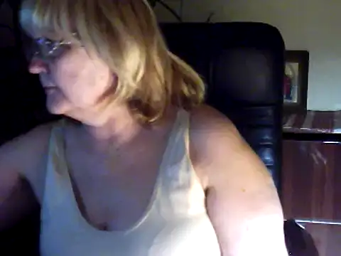 Snapshot of Violet5364 chatting on November 7, 7:58 pm Violet5364 online show from November 7, 7:58 pm