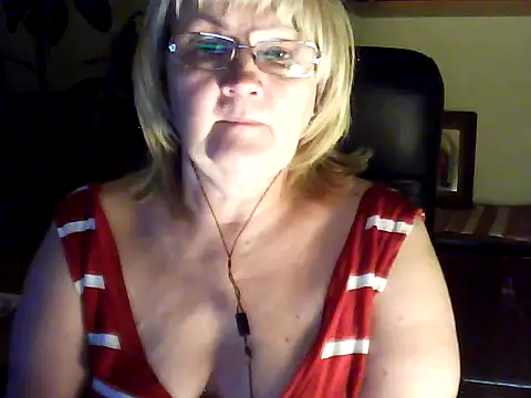 Snapshot of Violet5364 chatting on November 19, 9:26 pm Violet5364 online show from November 19, 9:26 pm