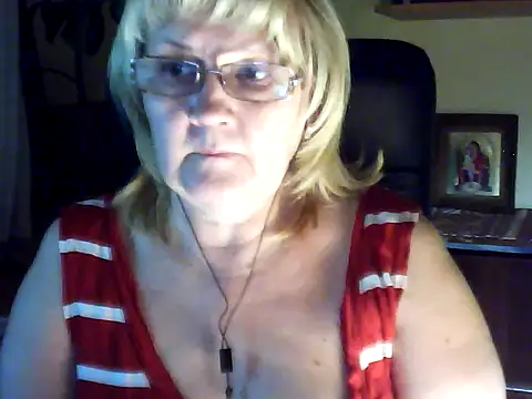 Snapshot of Violet5364 chatting on November 22, 7:24 pm Violet5364 online show from November 22, 7:24 pm