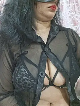 Snapshot of Jassi_Does chatting on May 17, 9:22 pm Jassi Does online show from May 17, 9:22 pm